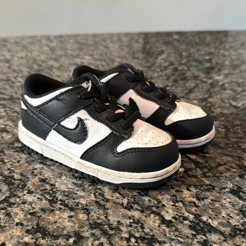 Nike slip on Black and White Sneakers EUC 8.5
